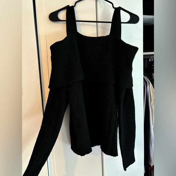 4th and Reckless off the shoulder sweater. - Picture 3 of 3